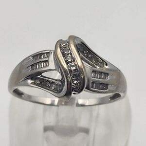 Sun 10 Karat White Gold & Diamond Ring (10.5)